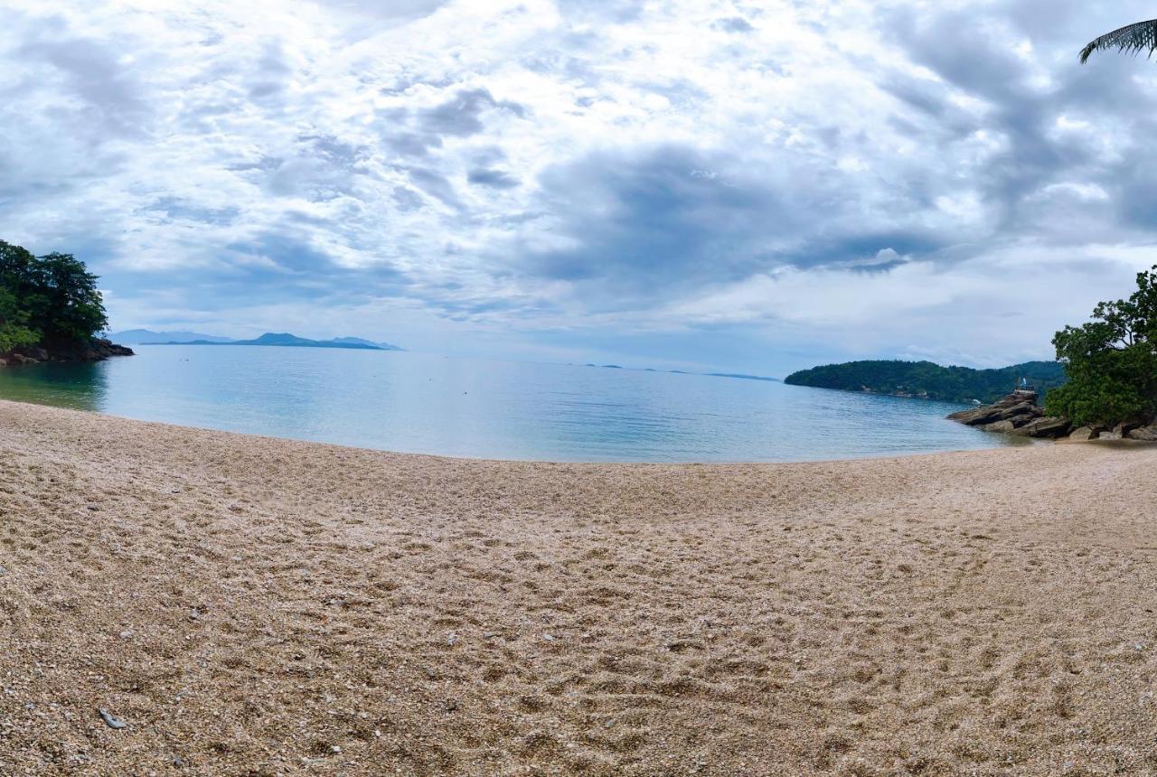 Tropicana Castle Dive Resort Powered By Cocotel Puerto Galera Exteriör bild